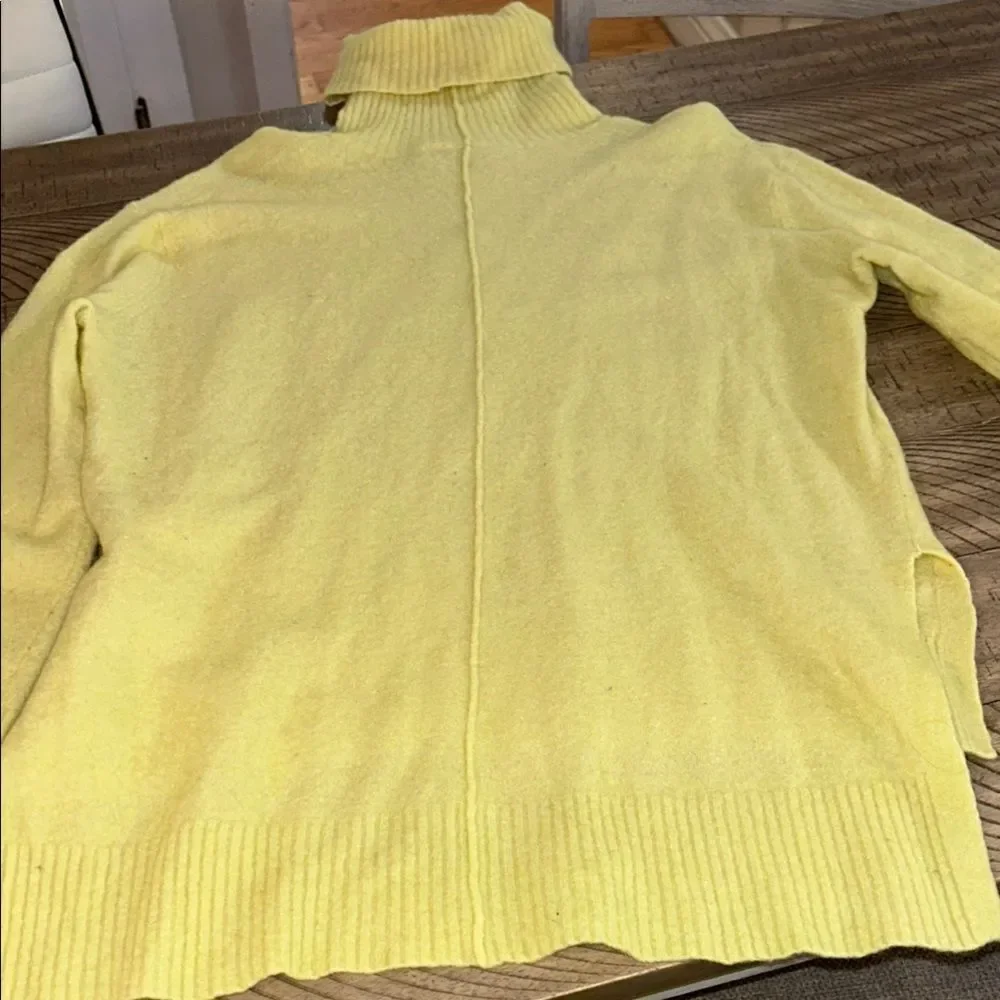 Athleta Yoga 🧘 Soft 🐢 Turtleneck Sweater Hi Low Polish!